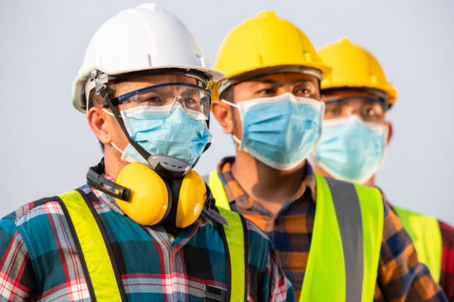 worker-wearmask